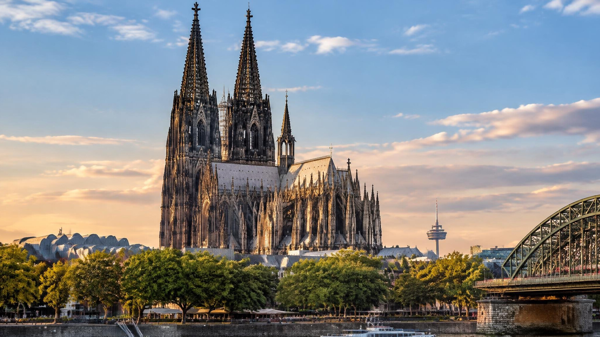 cologne cathedral towers