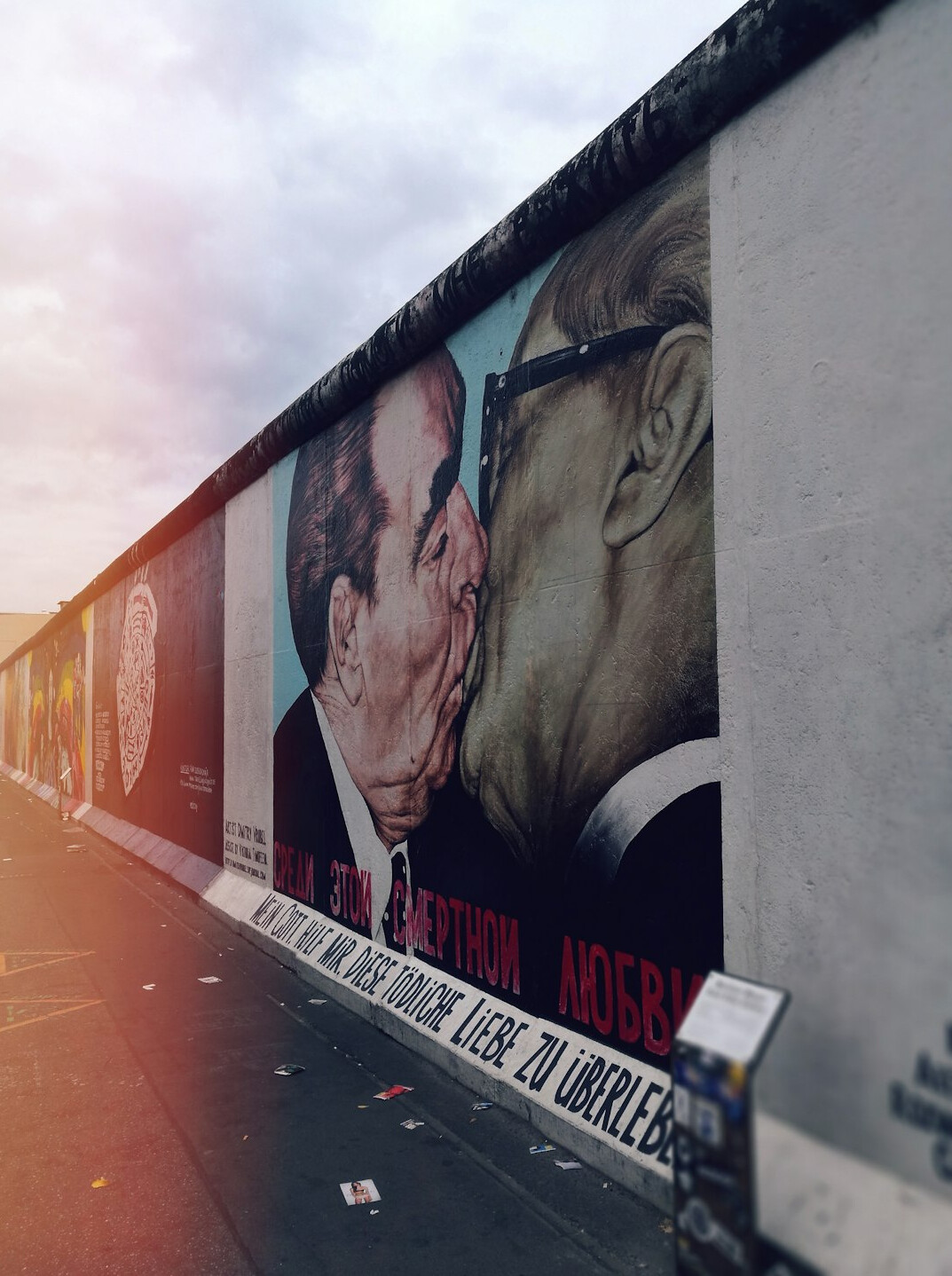 fall of berlin wall